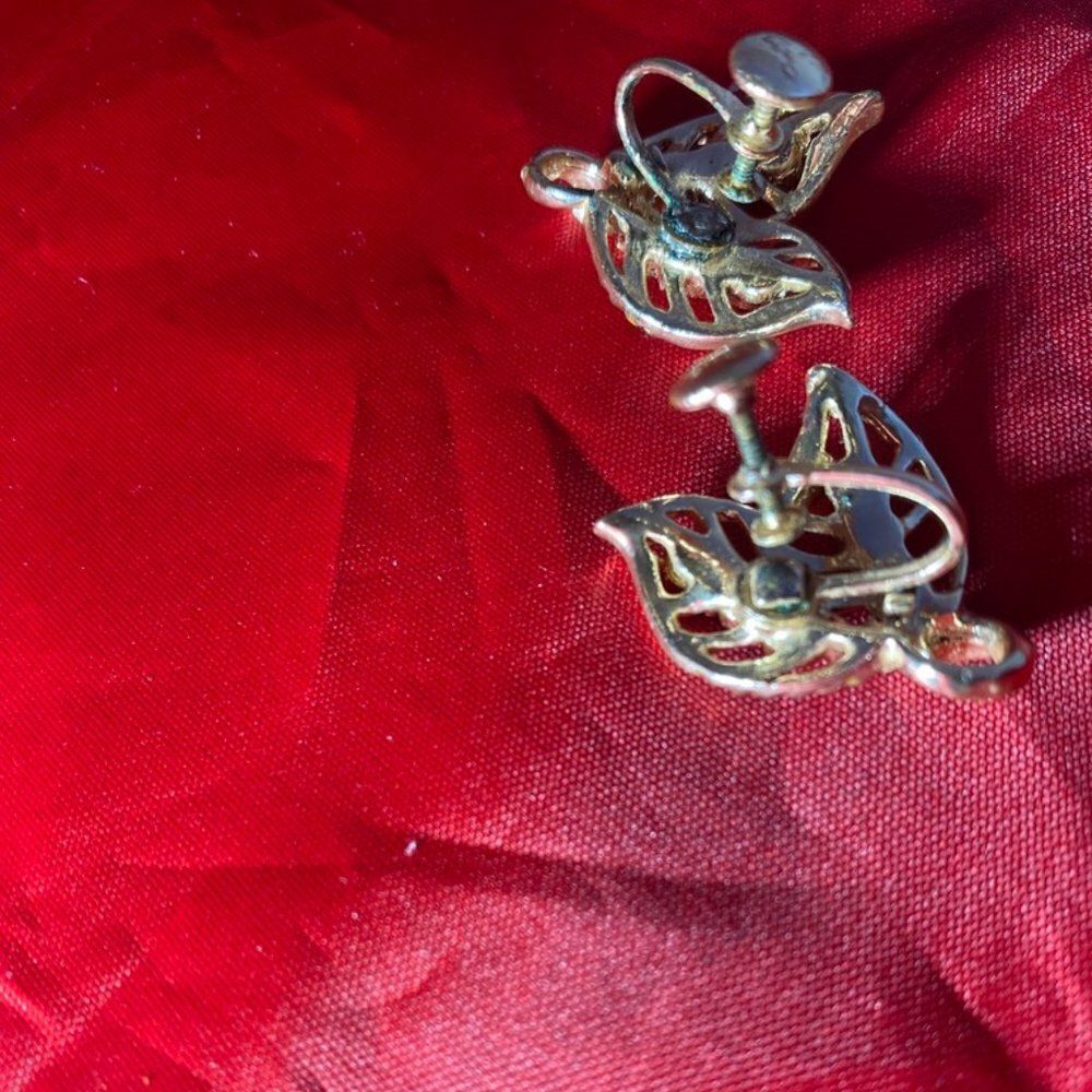 Screw Clip-On Earrings - Leaves with Orange Stones - Picture 6 of 7